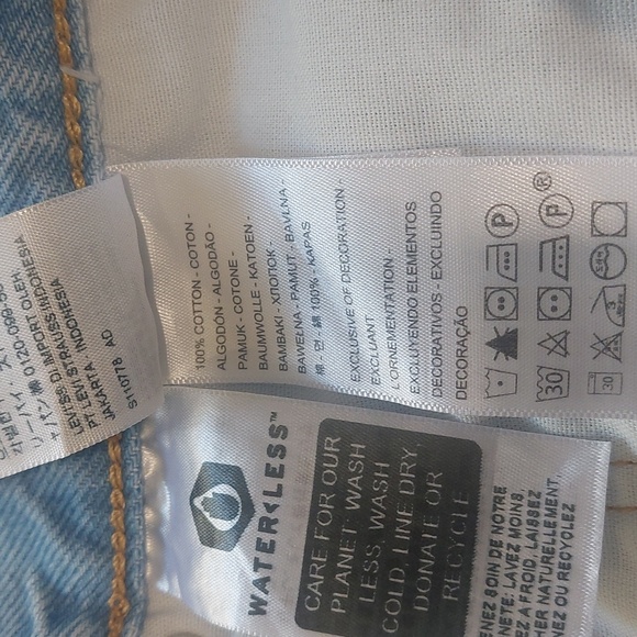 Levis Distressed Light Blue Denim Shorts.Size 12 . - Picture 4 of 9